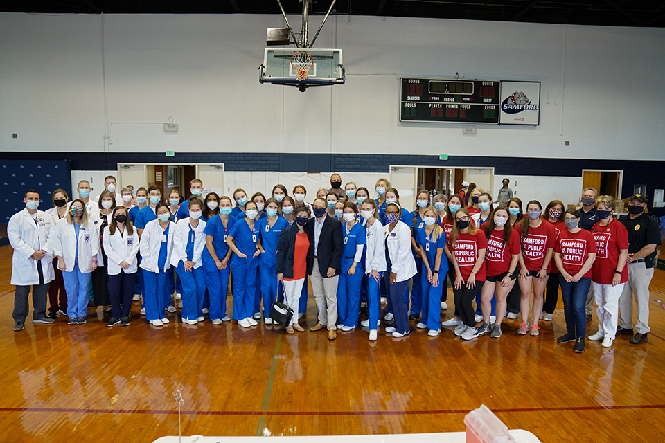 Samford students and employees staffing clinic